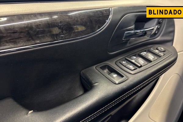CHRYSLER TOWN & COUNTRY 3.6 LIMITED V6 24V GASOLINA 4P AUTOMÁTICO 2013/2013
